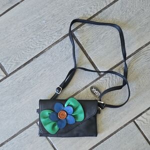 Sleek Black and Green Crossbody Bags for Versatile‎ Use